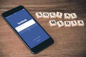 social media marketing to grow online presence. how to blend traditional and digital marketing together effectively. St. Catharines based marketing agency, Future Access